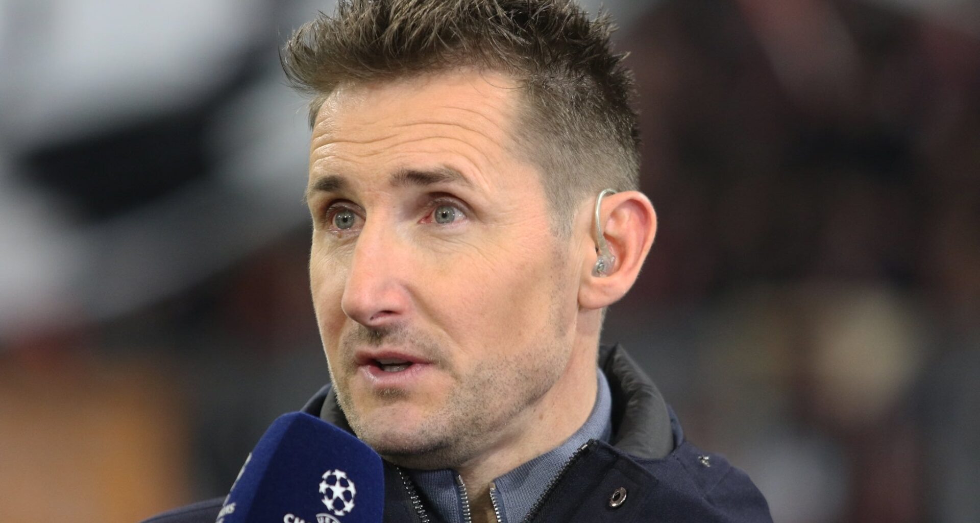 Es gibt die Überlegung, dass Miroslav Klose einer der Co-Trainer wird, sollte Hansi Flick tatsächlich als Cheftrainer zum FC Bayern zurückkehren!