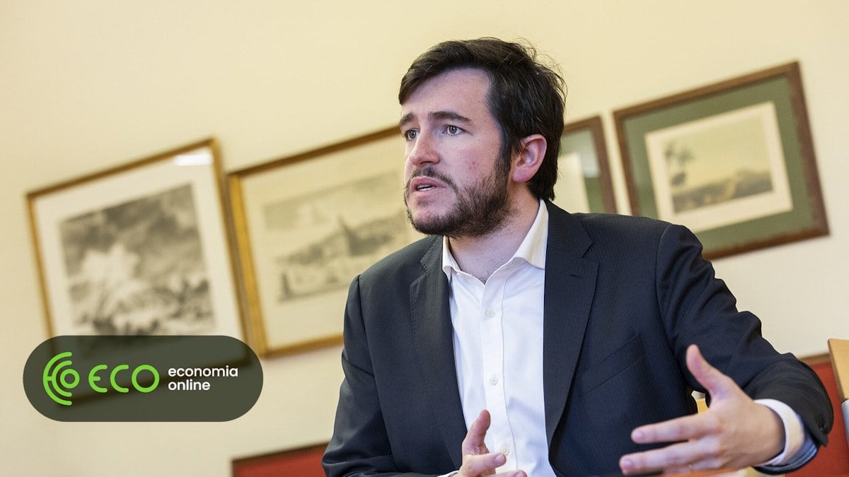 PS contra novo IRS Jovem por beneficiar mais os salários mais altos