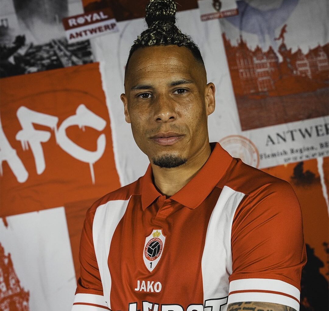 Official: Tjaronn Chery signs two year contract at Royal Antwerp