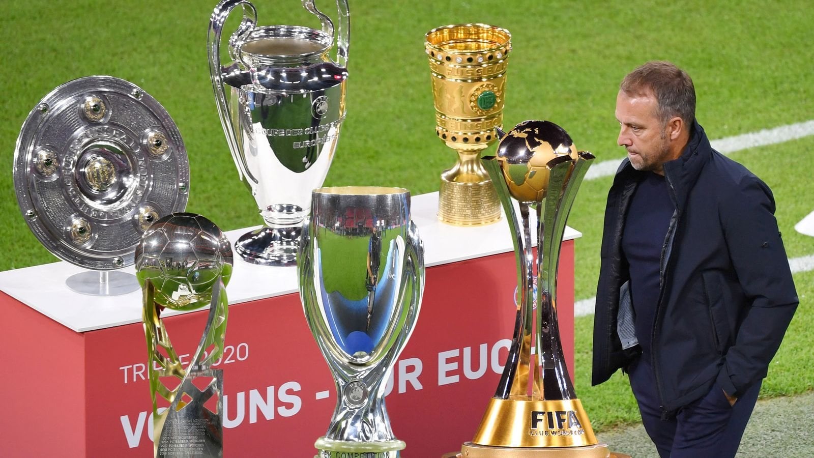 Der FC Bayern führt nach Sky Informationen Gespräche mit Hansi Flick — Sky Info: Gespräche laufen! Bayern will Flick zurück