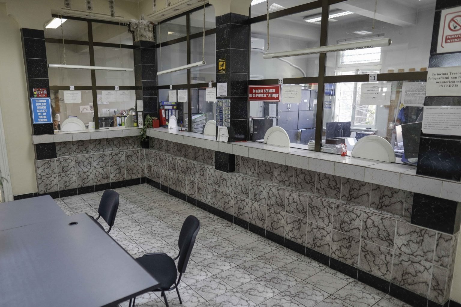 Diferența uriașă dintre salariul la stat și la privat. În plus, angajații statului beneficiază de nenumărate zile libere, inclusiv celebrele punți