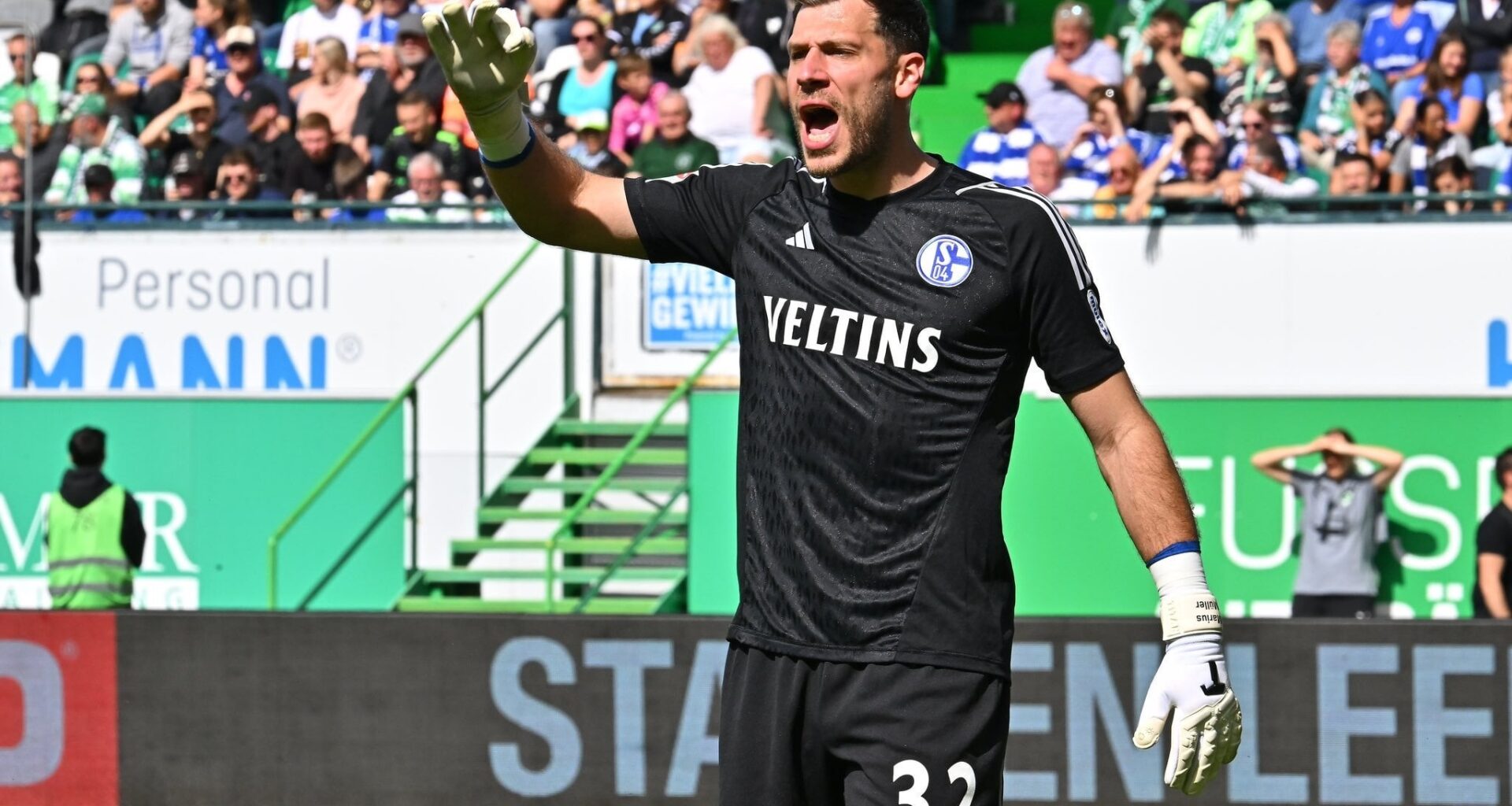 Marius Müller ist sich mit Wolfsburg über einen Vertrag bis 2027 einig