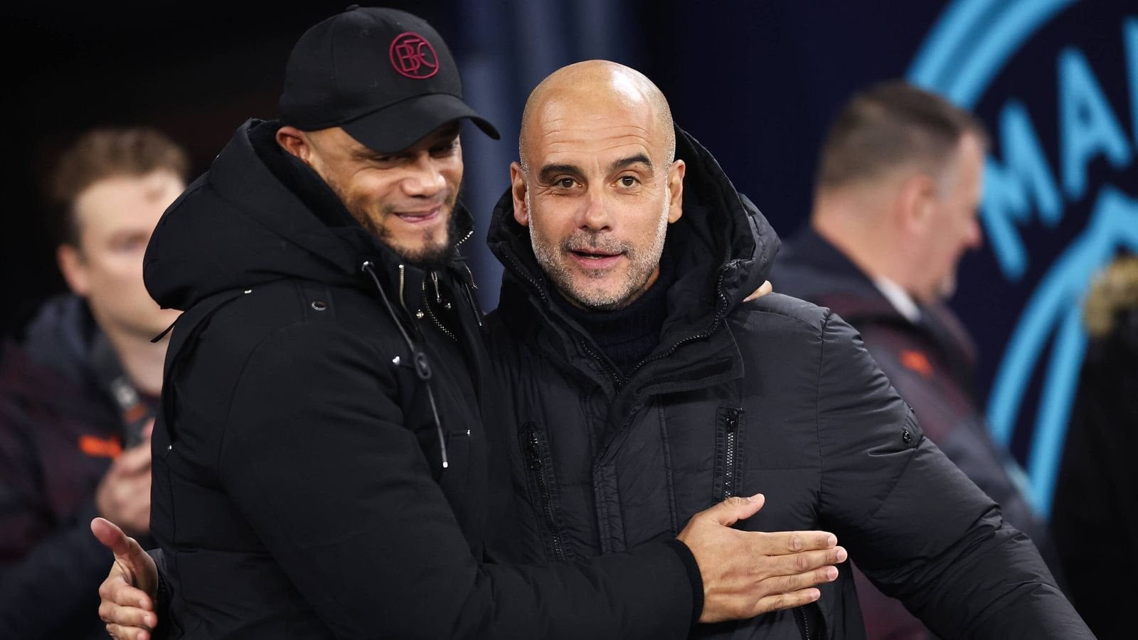 Pep schwärmt von Kompany: "Ich habe die allerhöchste Meinung von seiner Arbeit, seiner Persönlichkeit, seinem Wissen über das Spiel, wie er mit den Medien umgeht - ganz viele Dinge. Wenn sie glauben, Vinny ist die richtige Person, dann haben sie einen Kerl, den sie bedingungslos unterstützen können"