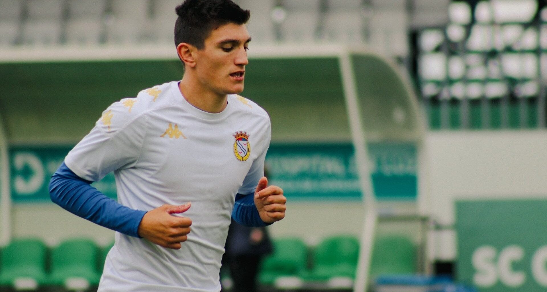João Costa deixa o Alverca e vai ser reforço do Santa Clara