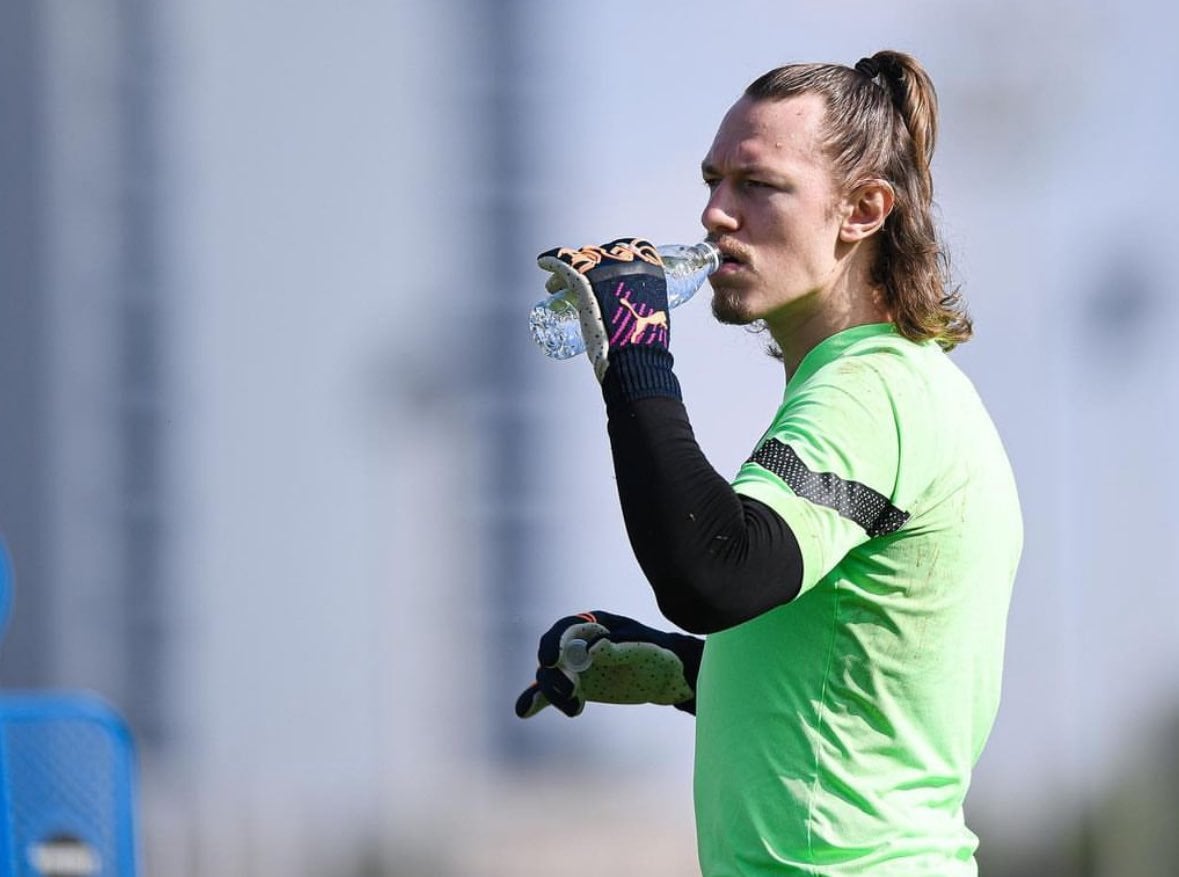 [Romano] Paris Saint-Germain are closing in on deal to sign Russian GK Matvey Safonov from Krasnodar! PSG believe he’s a huge talent and talks are at the final stages on €20m package, add-ons included. There are still final details to clarify and then seal the deal.