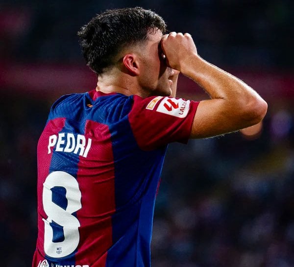 Barcelona will soon begin talks to renew the contract of Pedri, who is really happy at the club. @FabrizioRomano