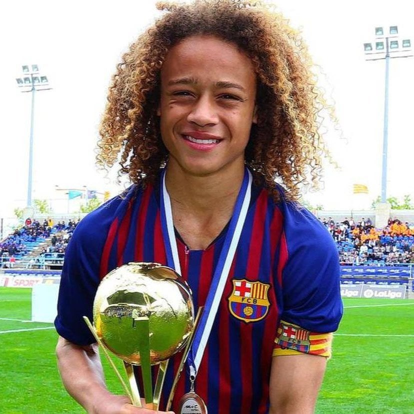 Xavi Simons would LOVE to return to Barcelona! Xavi Hernandez really likes him as well & wants the club to sign him. @ferrancorreas @DBR8