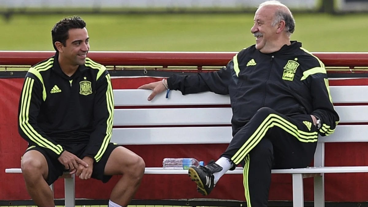 [@BarcaUniversal] Vicente del Bosque: "Xavi has a great future as a manager, he will likely return to Barcelona at one point. If anything, he spoke too much. When you speak too much, it goes against you. He was good, he showed that he has enough experience and talent to manage the team."
