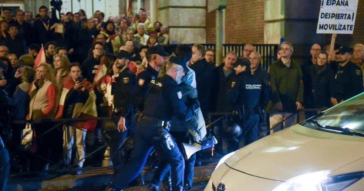 El grupo de Telegram de Vito Quiles habla sobre ir a una guerra civil para acabar con Sánchez: “Está llamando a la guerra entre españoles”