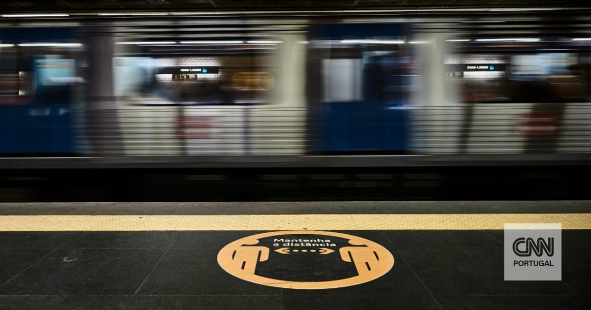 Metro descarrila em Alvalade