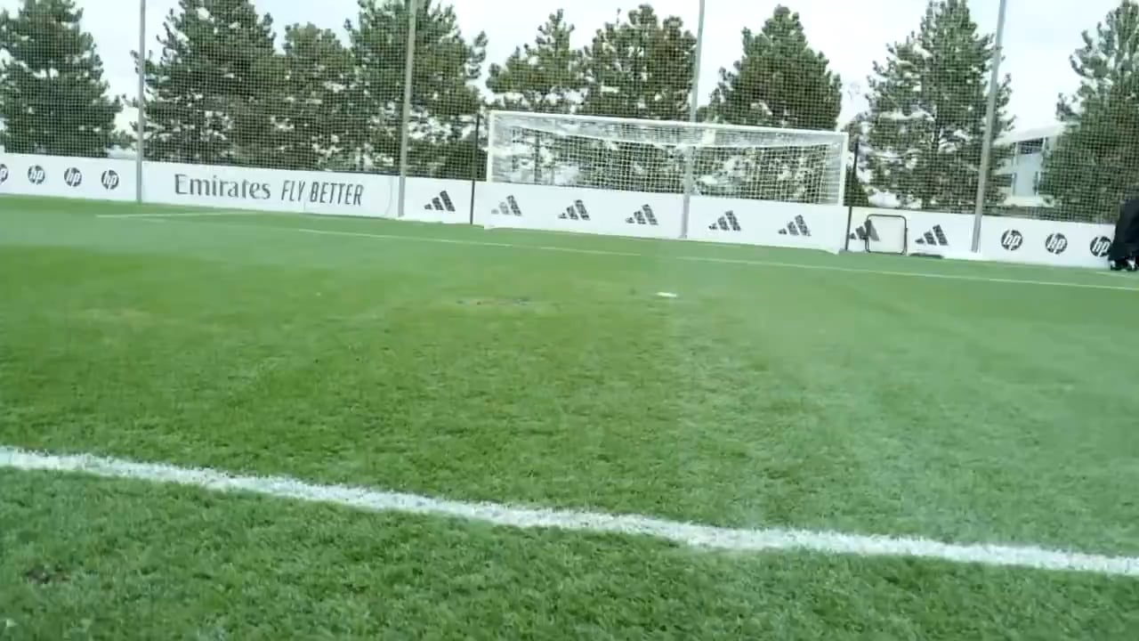 Unseen footage of Courtois’ ACL injury and the players’ reactions