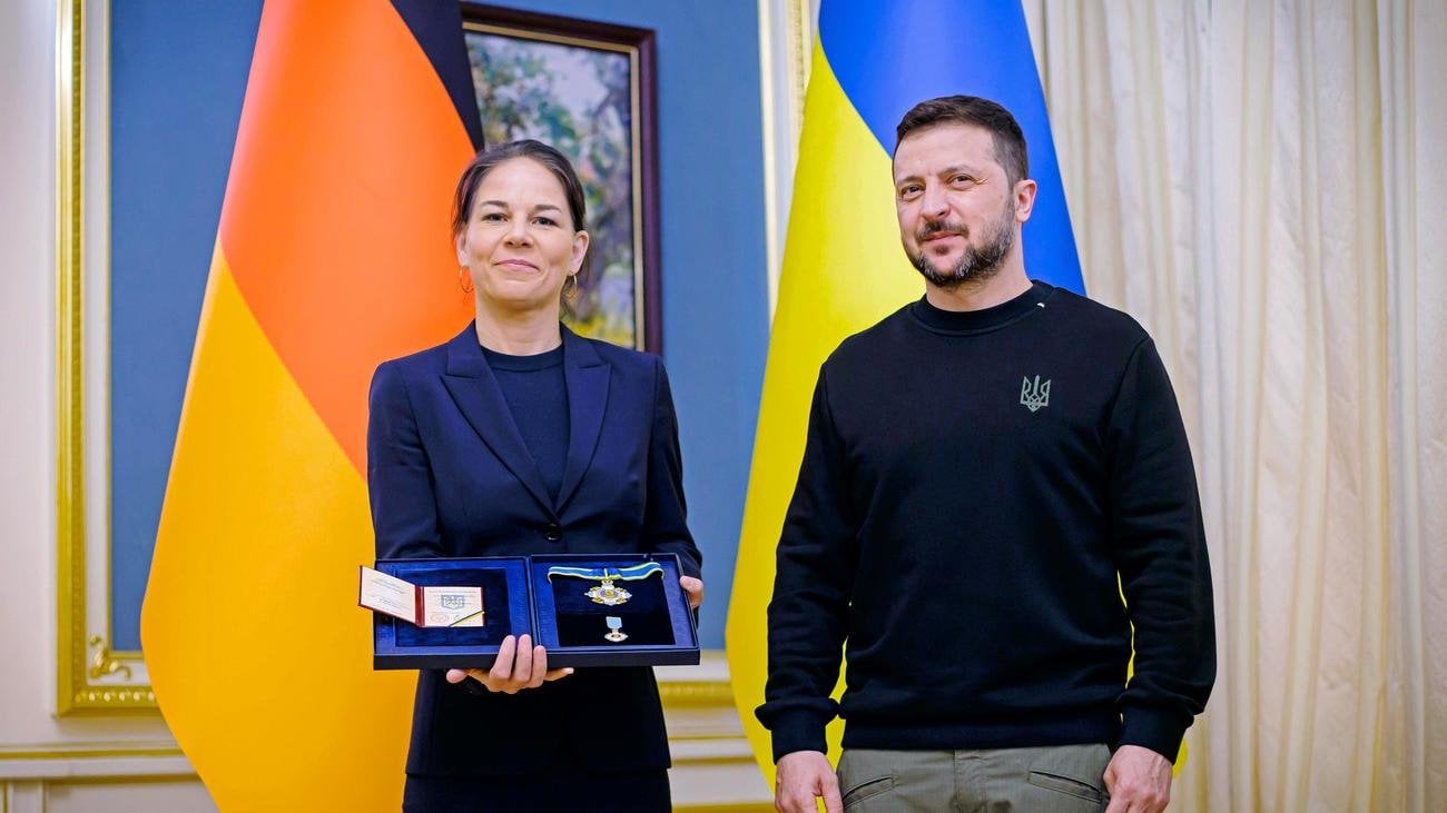 Ukraine-Krieg: Wolodymyr Selenskyj zeichnet Annalena Baerbock mit Verdienstorden aus
