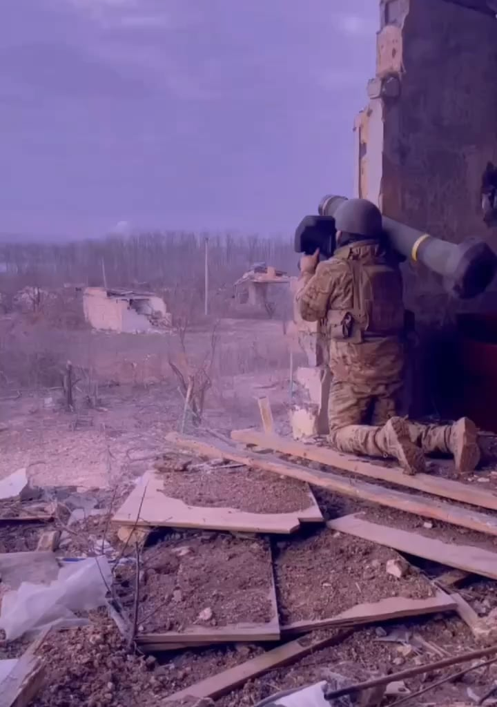 Javelin hit long distance