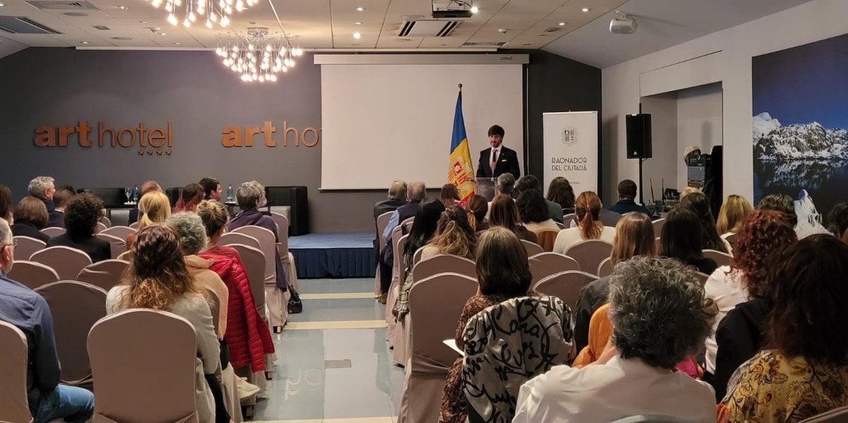 Hi han més articles avui -05/11/2024. Aqui estan tots els titulars que he trobat...