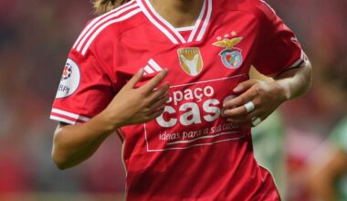 Benfica: Kika Nazareth discute renovação sob o olhar atento de outros tubarões