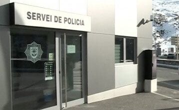 És al Pas, vol tornar a Puigcerdà, va al despatx de policia per demanar ajuda i li troben set grams de cocaïna