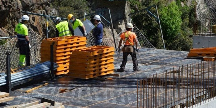 Fins a cinc empreses són sancionades amb 100.000 euros pels abusos a treballadors peruans