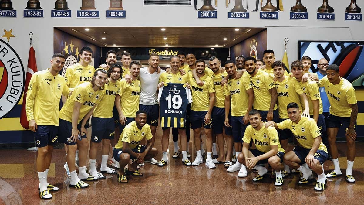 Leonardo Bonucci announces retirement as a professional football player