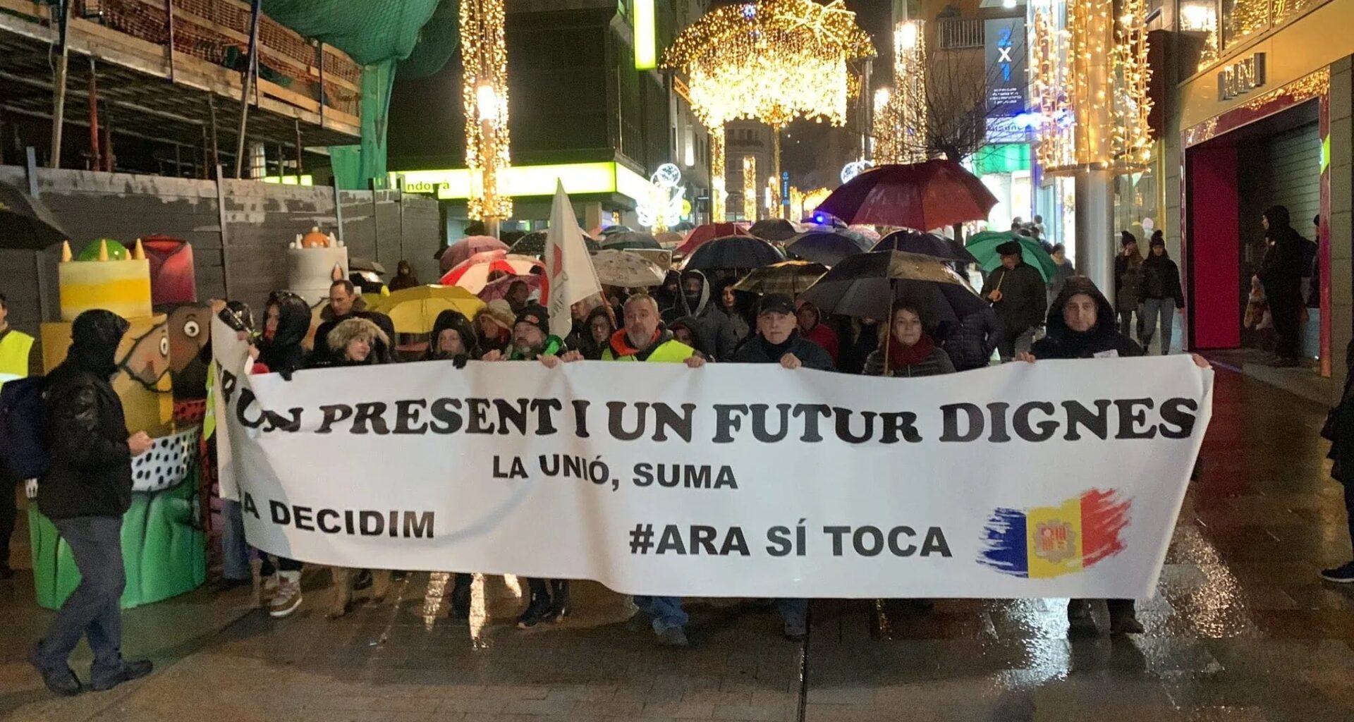 Condemnat un manifestant per cridar al director adjunt de la policia 'puto policia, para'm el trànsit'