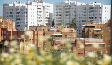 La venta de vivienda sigue cayendo, pero los precios no bajan