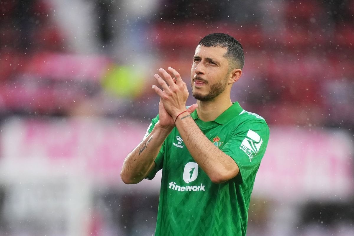 Guido Rodriguez has signed a pre-contract with Barcelona. He will join for free in the summer. [@gastonedul]