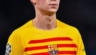 It seems like Frenkie de Jong is NOT interested in renewing his contract. @RogerTorello
