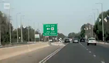 CNN a enquêté sur le centre de torture Sde Teiman : détenus attachés et yeux bandés 24h sur 24, enfermés dans des cages...Une vingtaine de palestiniens sont morts dans ce camp depuis octobre