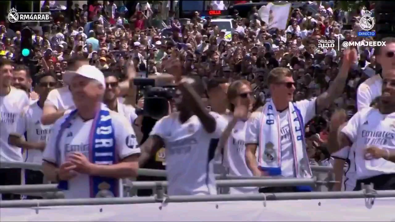 They got Kroos dancing!