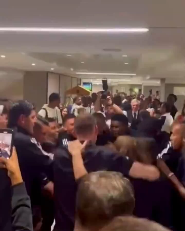 Carlo Ancelotti celebrating with the players!