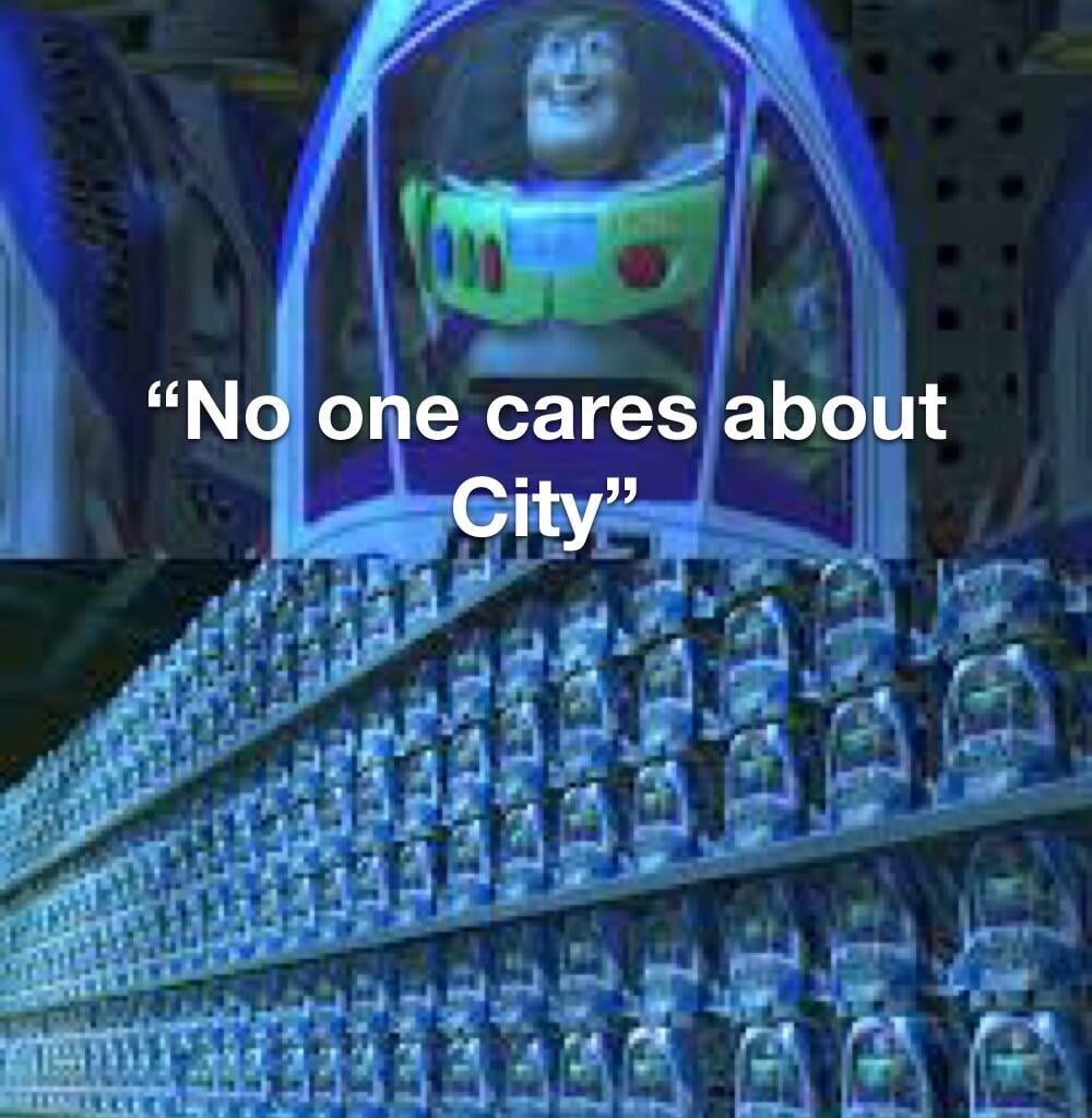 R/soccer and r/premierleague be like