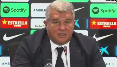 3 weeks ago, in the 'Xavi will continue next season press conference', Laporta whilst crying: "Barca fans should be very proud of this man and points to Xavi."