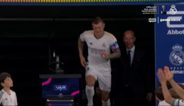 Toni Kroos getting a guard of honour on his final game at the Bernabeu.