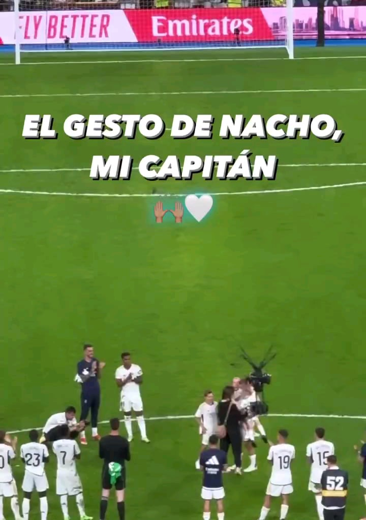 Nacho took Toni Kroos’ wife to the centre of the pitch so the whole family could be together.