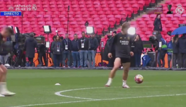 All Real Madrid players leave the final training session of the season except Kroos alongside Modric, who continue practicing taking shots while Ancelotti watches them, bringing an end to Kroos's last training session of his club career.