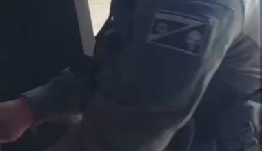 Extraits des derniers exploits de l'IDF sur Instagram : destruction et incendie en narguant la Haye; s'amuser avec les jouets des enfants, et coller les photos de famille accompagnés de tags cyniques