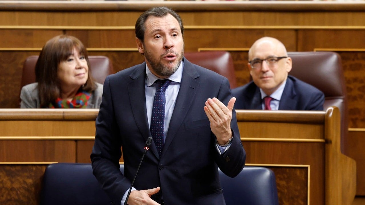Óscar Puente critica que Feijóo "apoye" a Milei: "Es imposible distinguirle de la extrema derecha"