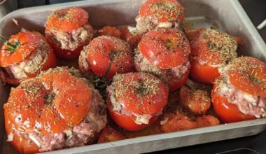 Tomates farcies et frites maison
