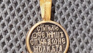 Hello!Can you please help me know what it says on this ?