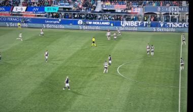 Juventus fans chanting "Mister Allegri"