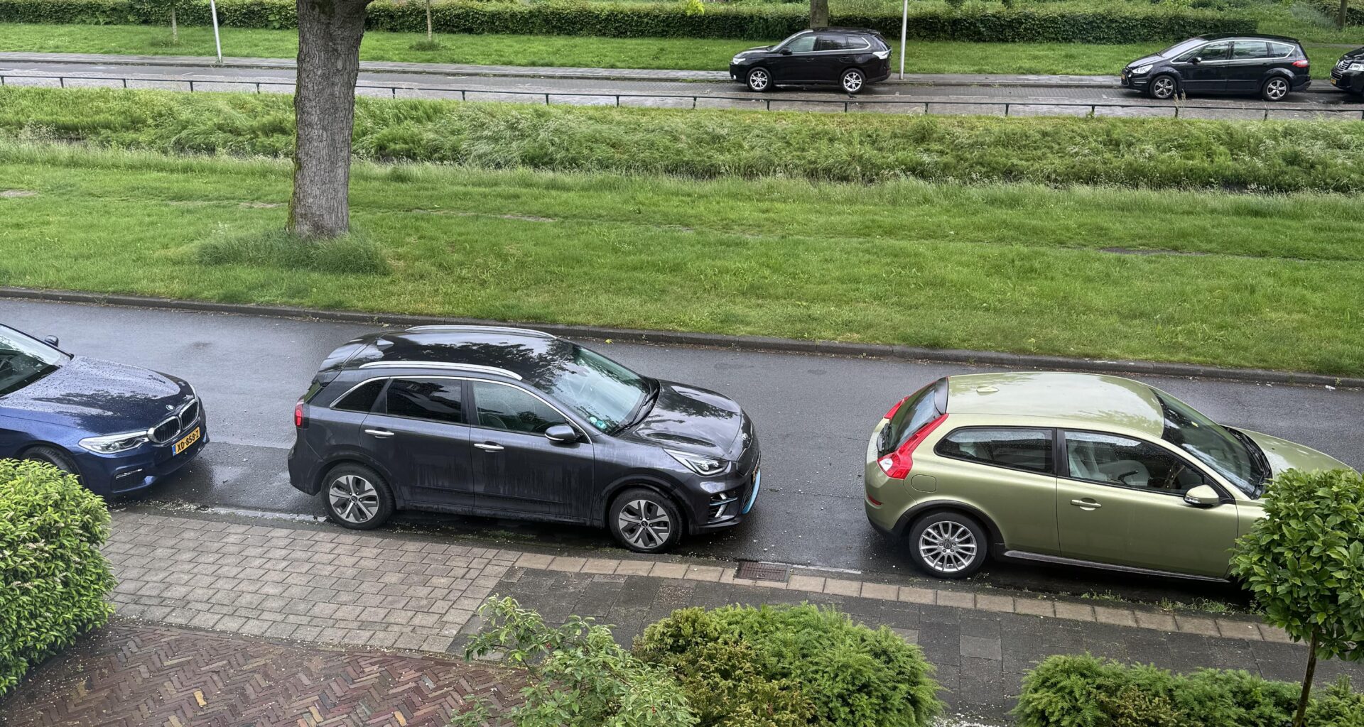 Auto voor mijn oprit geparkeerd