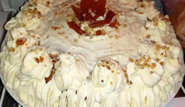 Torta with caramelized nuts
