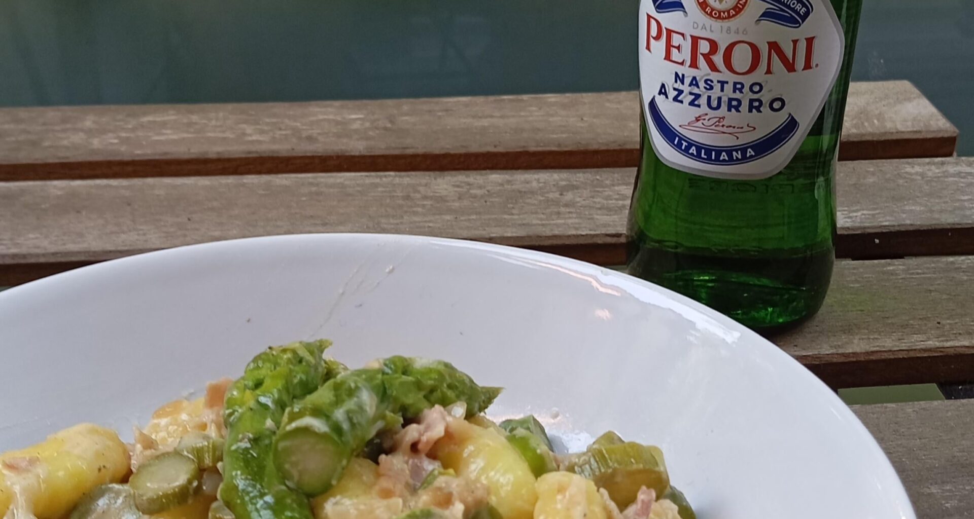 Gnocchi con asparagi e speck