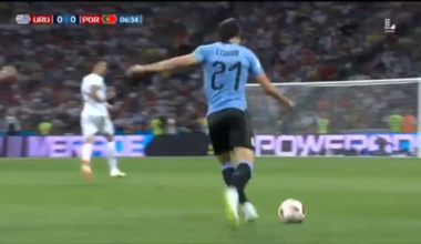 Eternal thank you to Edinson Cavani, who has officially announced his retirement from 
@Uruguay