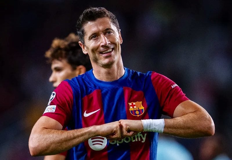 Barcelona has informed Lewandowski that they’re counting on him next season. @santiovalle