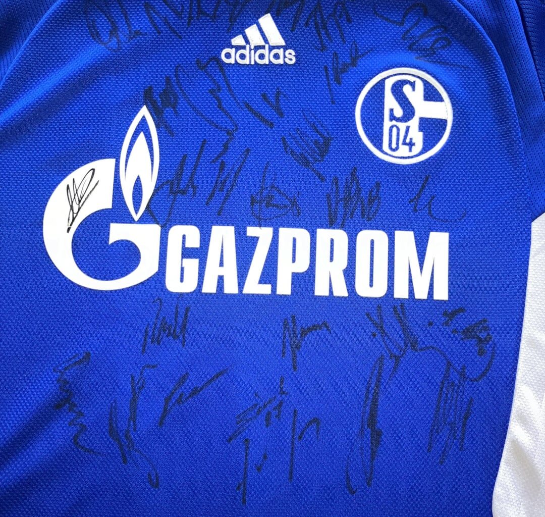 Trikotbedtimmung Schalke