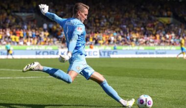 News Ron-Thorben Hoffmann | Es laufen konkrete Gespräche mit Schalke! Hoffmann, sehr offen für einen Wechsel zu Schalke. Hat aber auch eine konkrete Option im Ausland. Und Ben Manga hat weitere Namen auf dem Zettel. Noch keine finale Entscheidung. Aber S04 mit guten Chancen.