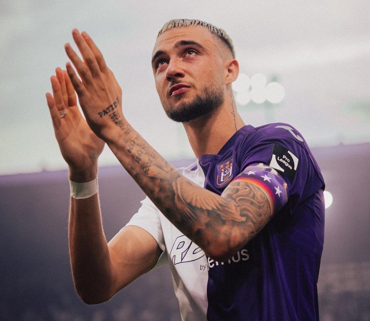 Romano: Zeno Debast próximo de assinar pelo Sporting por 18M€