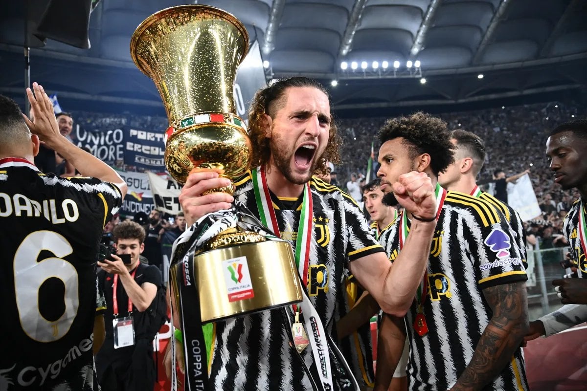 Manchester United hit stumbling block in pursuit of Juventus' Adrien Rabiot
