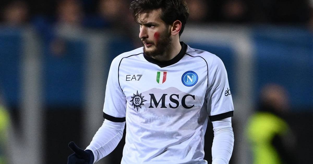 [Di Marzio] Kvaratskhelia's agent : "There is an offer from PSG, everything depends on Napoli president.", according to Di Marzio PSG have made a €100M bid.