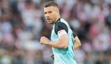 Podolski: "Es muss sich was verändern. Meine Bereitschaft wäre größer, wenn man mich früher mal gewollt hätte. In der Vergangenheit war meine Hilfe wenig erwünscht. Neid? Missgunst? Die Befürchtung, ich könnte den Verantwortlichen die Sonne nehmen und sie in den Schatten stellen? Ich weiß es nicht."